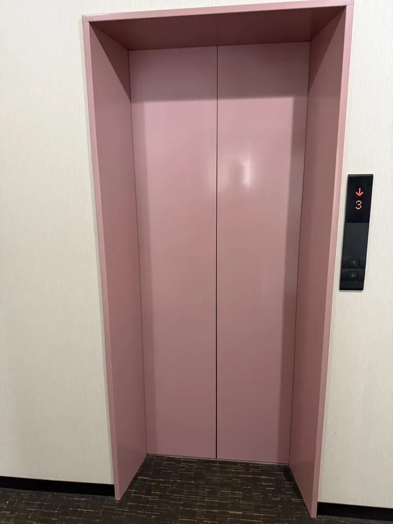 エレベーターシート張替前